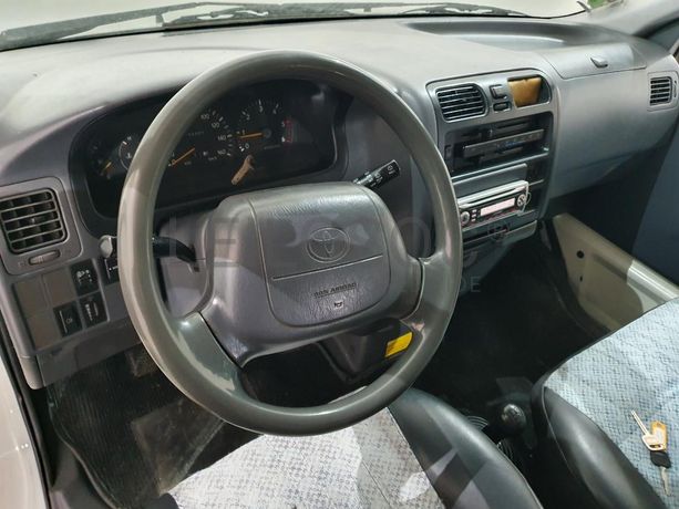 Toyota Hiace 2.4D · Ano 2001
