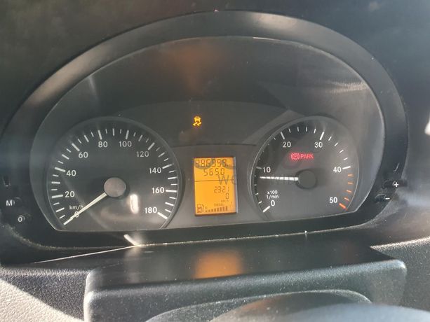 Mercedes-Benz Sprinter 210 CDI · Ano 2011  