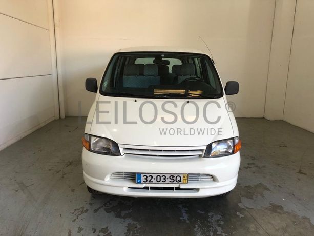 Toyota Hiace 2.4D · Ano 2001