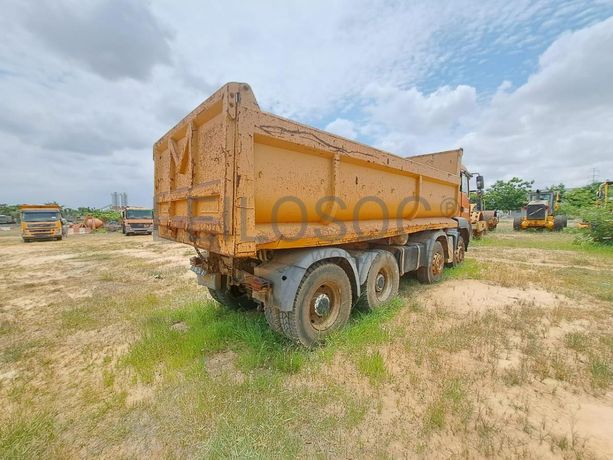 Camião basculante MAN