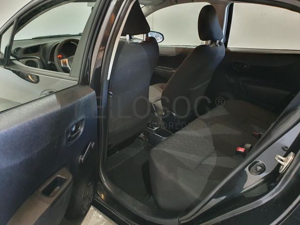 Toyota Yaris 1.0 · Ano 2012