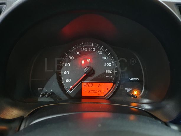 Toyota Yaris 1.0 · Ano 2012