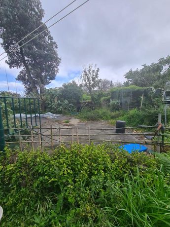 1/2 de Moradia + Terreno · Ponta Delgada, Arquipélago dos Açores