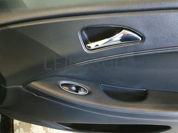 Mercedes-Benz CLS 320 3.0 CDI · Ano 2007
