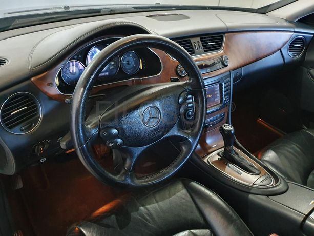 Mercedes-Benz CLS 320 3.0 CDI · Ano 2007