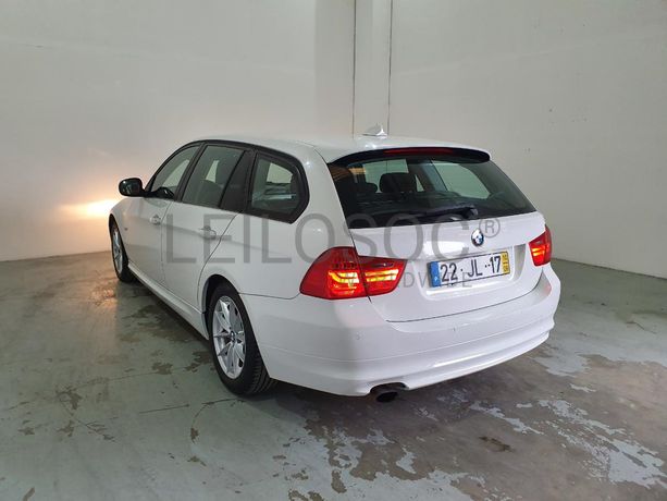BMW 318 D Touring · Ano 2010
