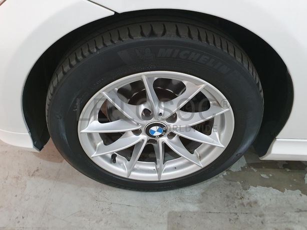 BMW 318 D Touring · Ano 2010