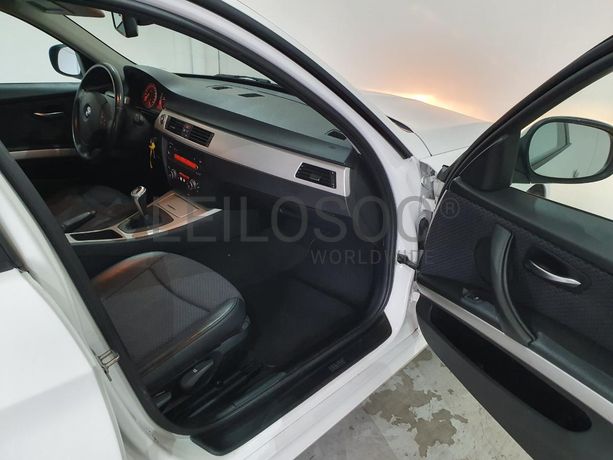 BMW 318 D Touring · Ano 2010