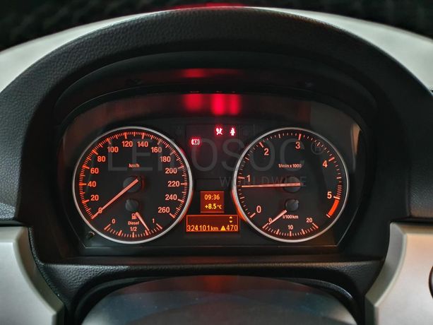 BMW 318 D Touring · Ano 2010