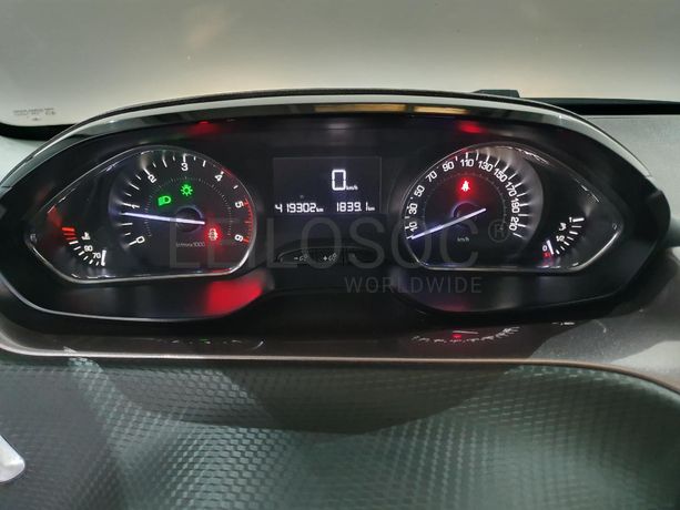 Peugeot 2008 1.4 HDI · ANO 2014