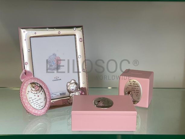 Caixa de bebé + Mealheiro + Moldura de Bebé + Medalha de Berço