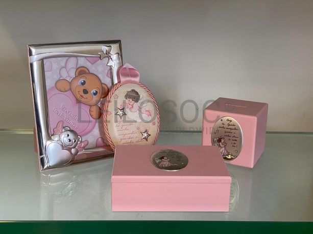 Caixa de bebé + Mealheiro + Moldura de Bebé + Medalha de Berço