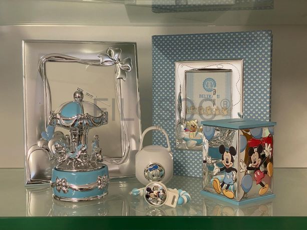 Mealheiro + Moldura de Bebé + Porta-chupetas + Caixa de Música + Álbum de Fotografias