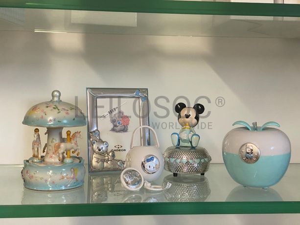 Moldura de Bebé + Porta-chupetas + Caixas de Música + Luz de Presença