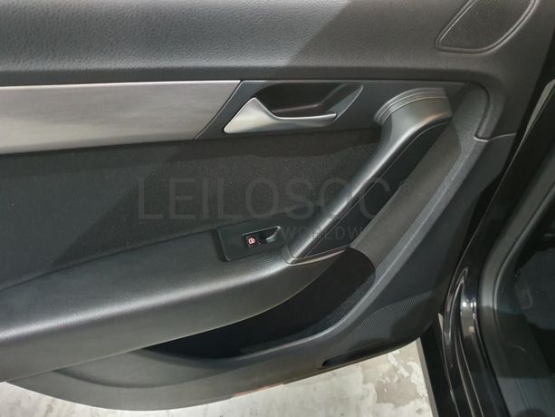 Volkswagen Passat 1.6 TDI · Ano 2012