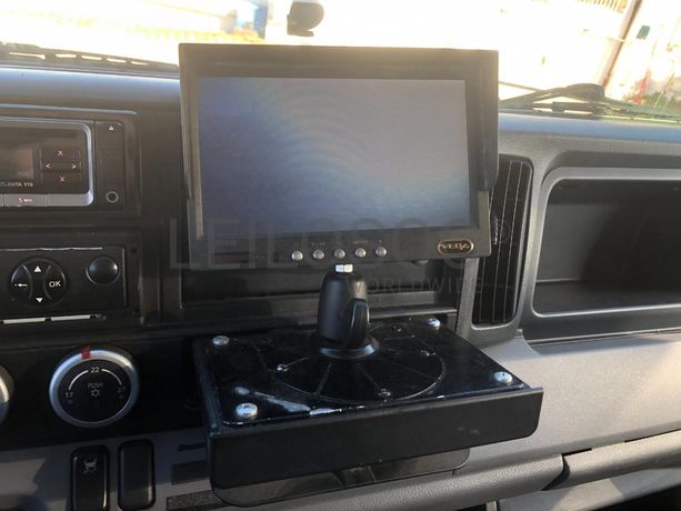 Mitsubishi Canter 7C18 com Plataforma Elevatória · Ano 2012