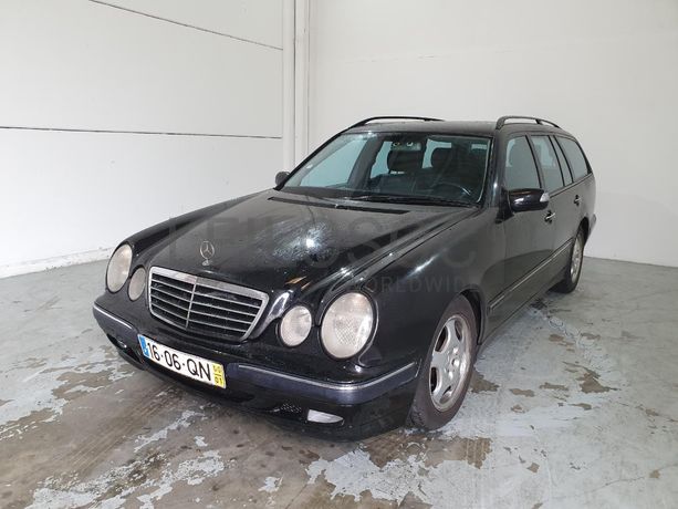 Mercedes-Benz E220 2.2 CDI · Ano 2000