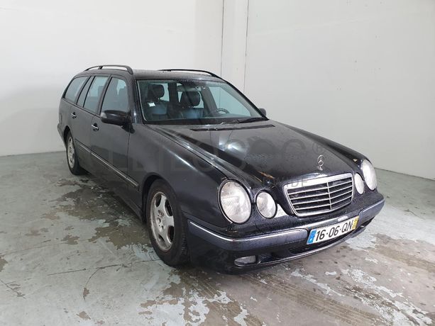 Mercedes-Benz E220 2.2 CDI · Ano 2000