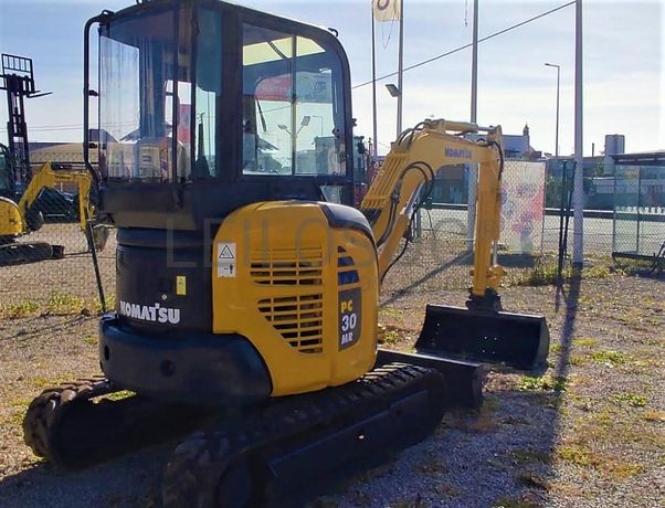 Escavadora Giratória Komatsu PC 30 MR