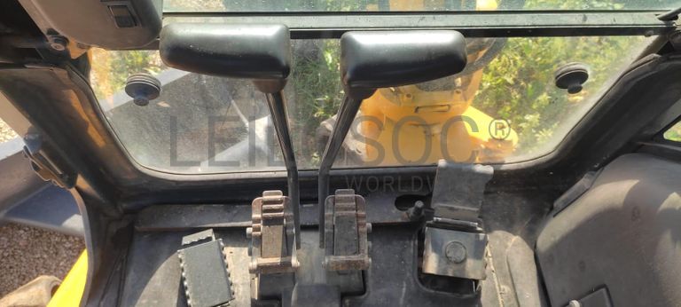 Escavadora Giratória Komatsu PC 30 MR