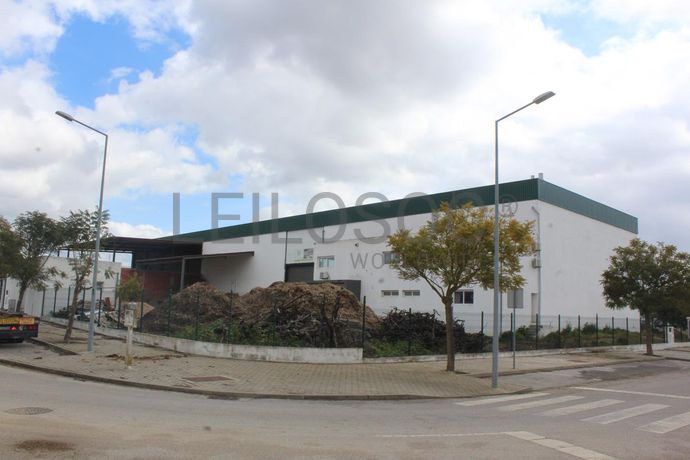 Armazém Industrial · Cuba