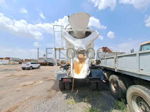 Autobetoneira (7M3) VOLVO · Viana