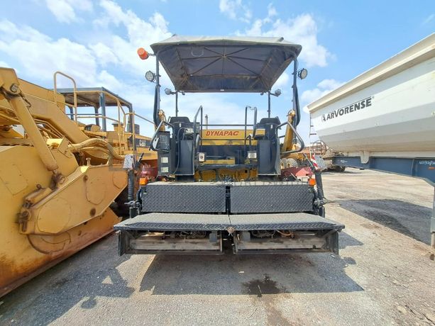 Espalhadora (18T) DYNAPAC F 141 · Viana