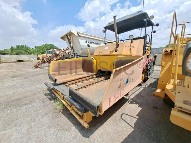 Espalhadora (18T) DYNAPAC F 141 · Viana