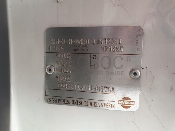 Nissan Cabstar 110 com Grua Palfinger Tribasculante