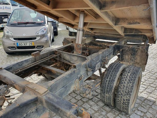 Nissan Cabstar 110 com Grua Palfinger Tribasculante