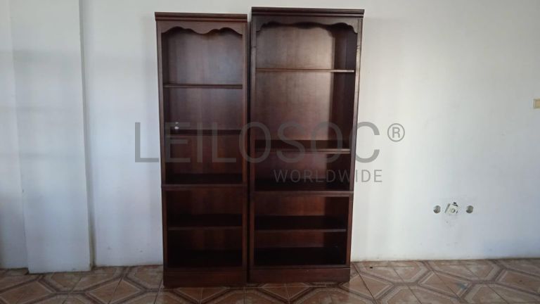 Mobiliário de escritório ·