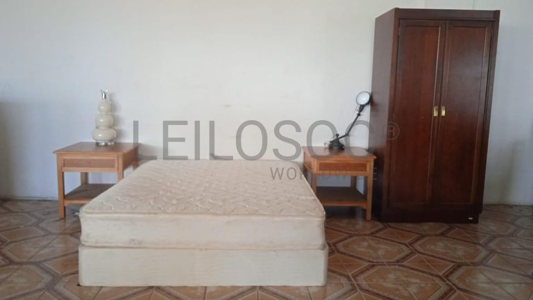 Mobiliário de escritório ·