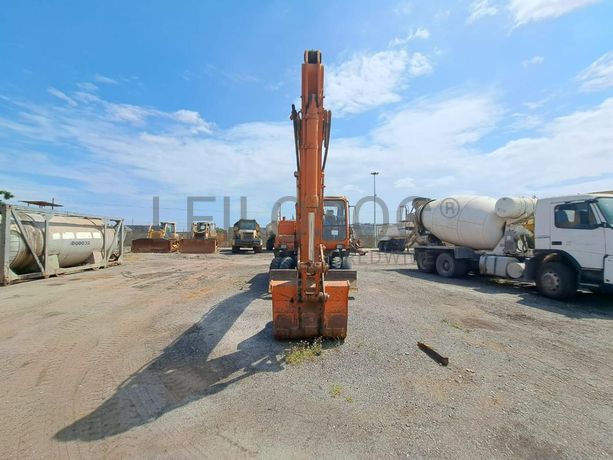 Escavadora de Pneus (20T) DOOSAN S-210 W-V · Viana