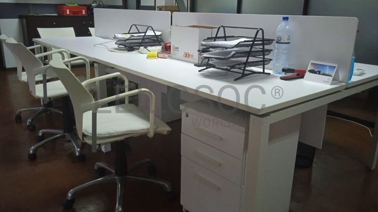 Mobiliário de escritório ·