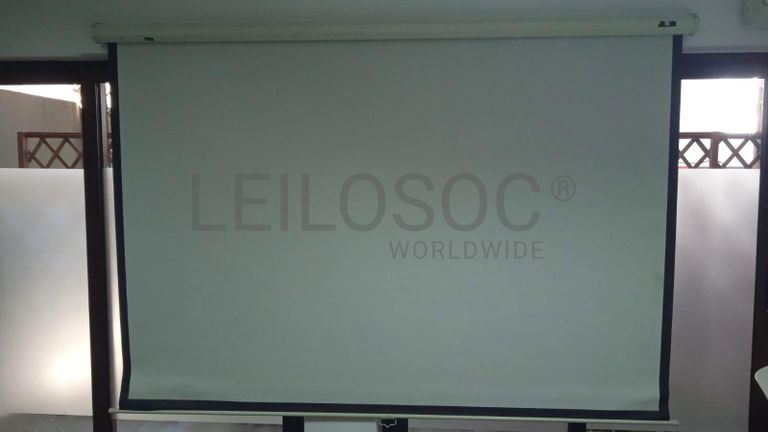 Tela para projetor. ·