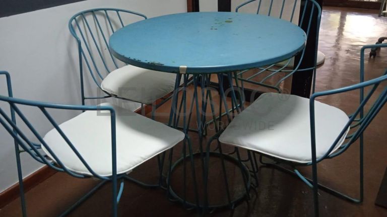 Mobiliário de escritório ·