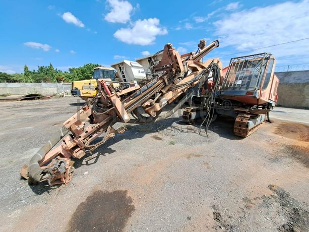 Perfuradora SANDVIK DX 700 · Viana