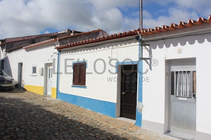 Moradia V2 · Cuba, Beja