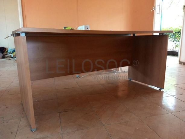 Mobiliário de escritório ·