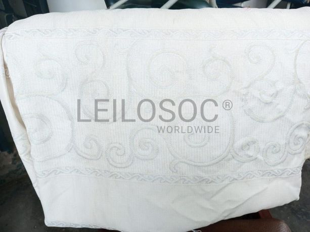 Cortinas brancas  ·