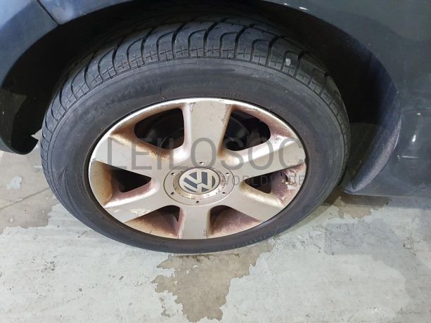 Volkswagen Golf 1.4 FSI · Ano 2004