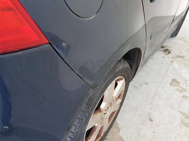 Volkswagen Golf 1.4 FSI · Ano 2004