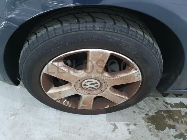 Volkswagen Golf 1.4 FSI · Ano 2004