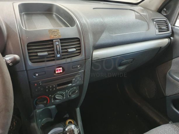 Renault Clio 1.5 DCI · Ano 2007