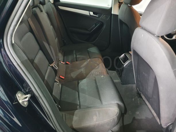 Audi A4 2.0 TDI · Ano 2009