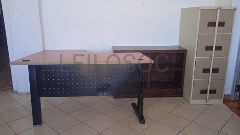 Mobiliário de escritório ·