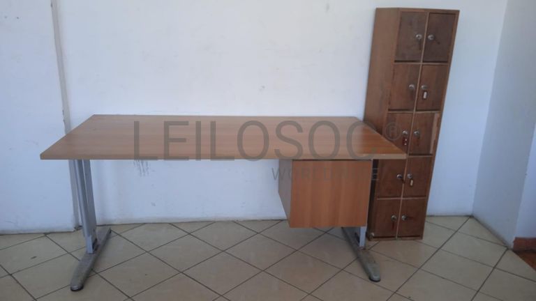 Mobiliário de escritório ·