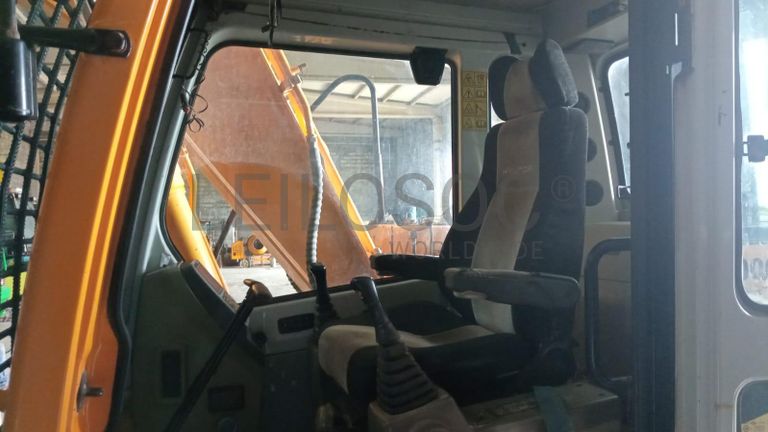 Escavadeira Hyundai    ·