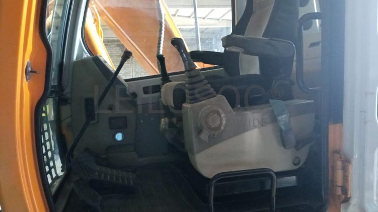 Escavadeira Hyundai    ·