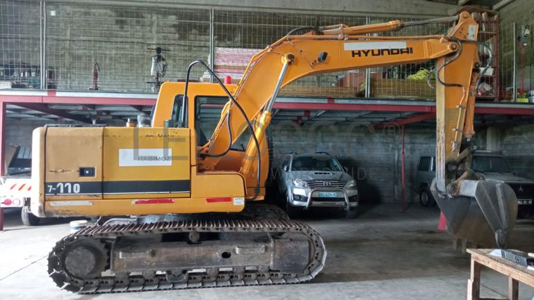 Escavadeira Hyundai    ·